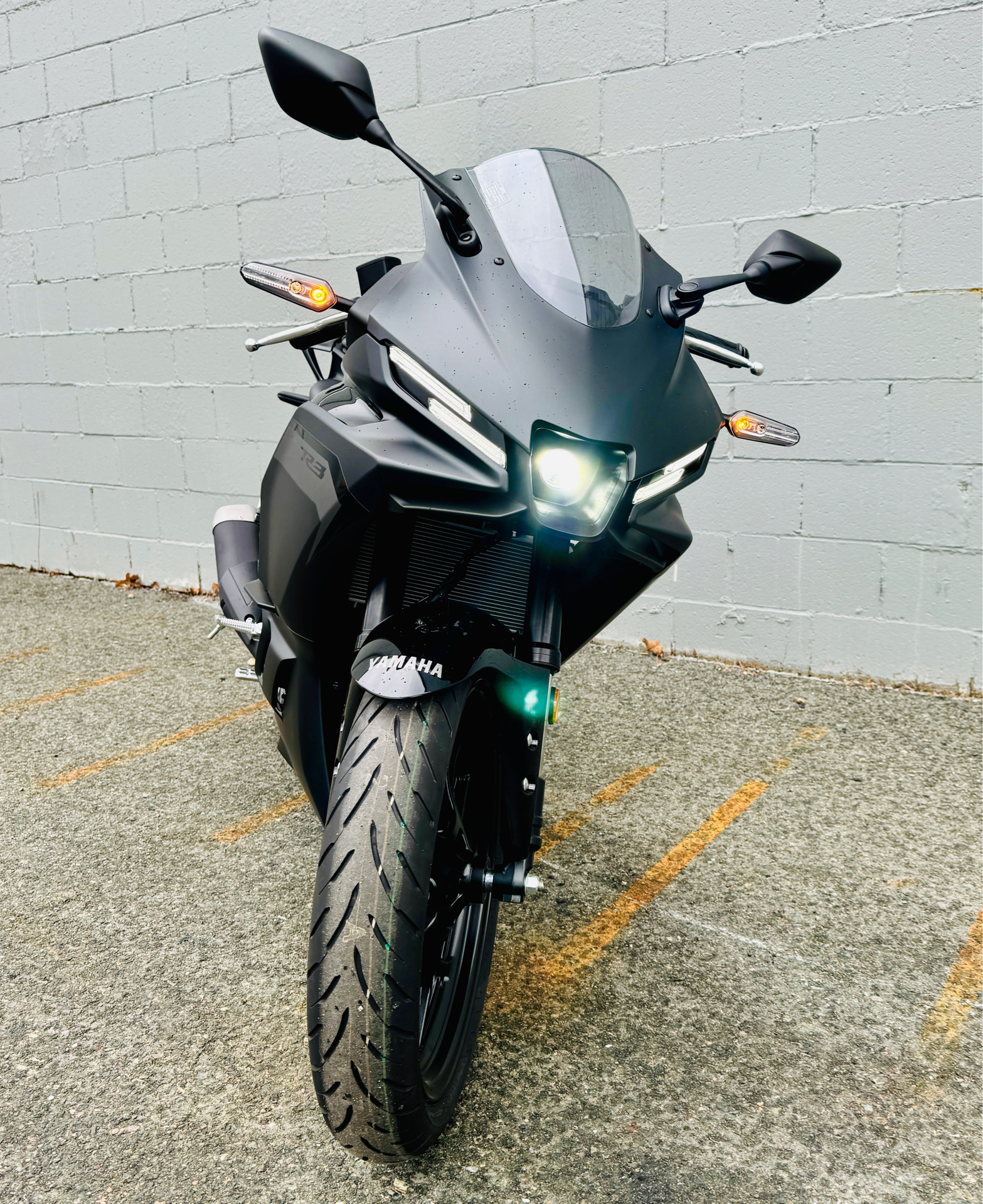 2025 Yamaha YZF-R3 in Foxboro, Massachusetts - Photo 24