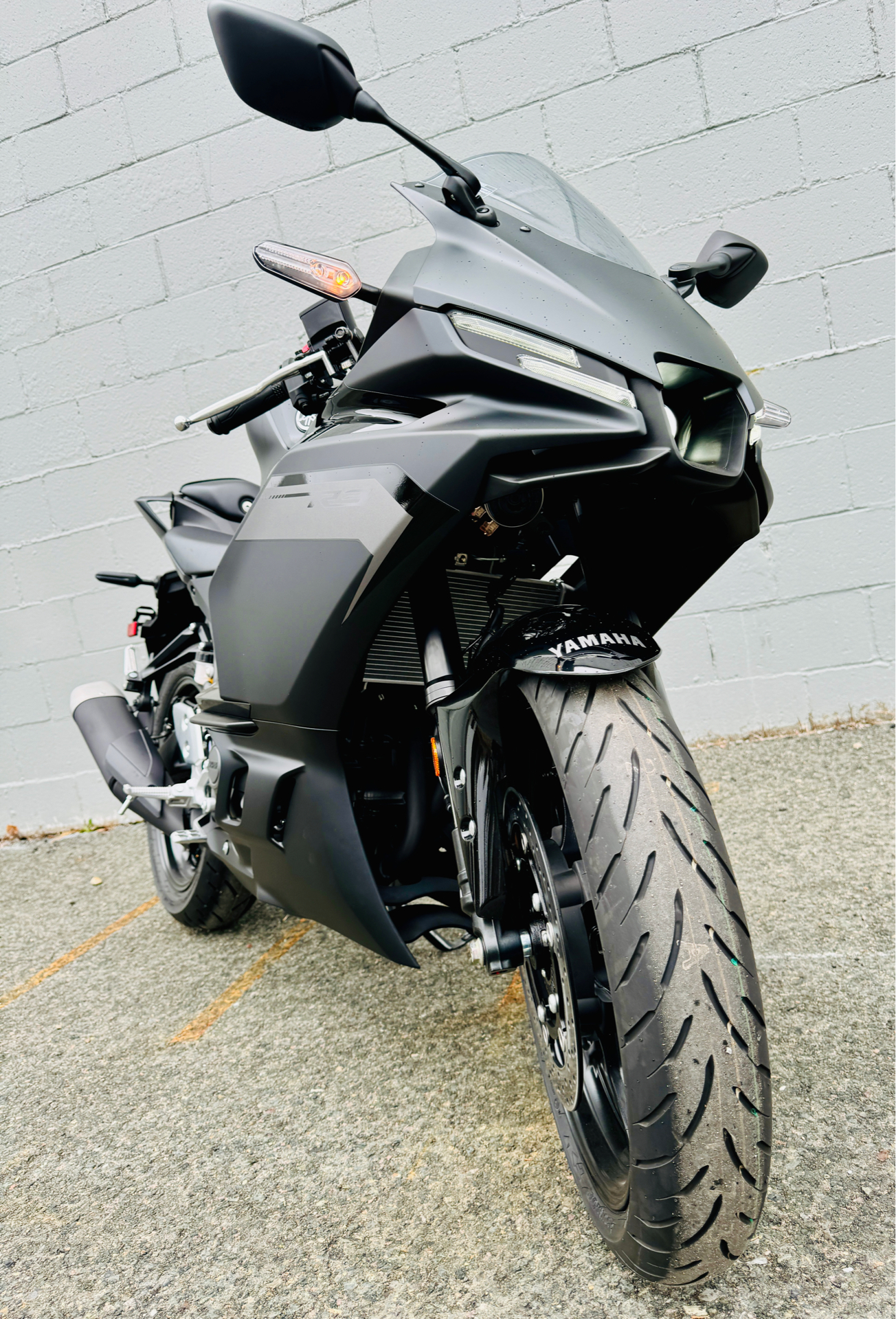 2025 Yamaha YZF-R3 in Foxboro, Massachusetts - Photo 31