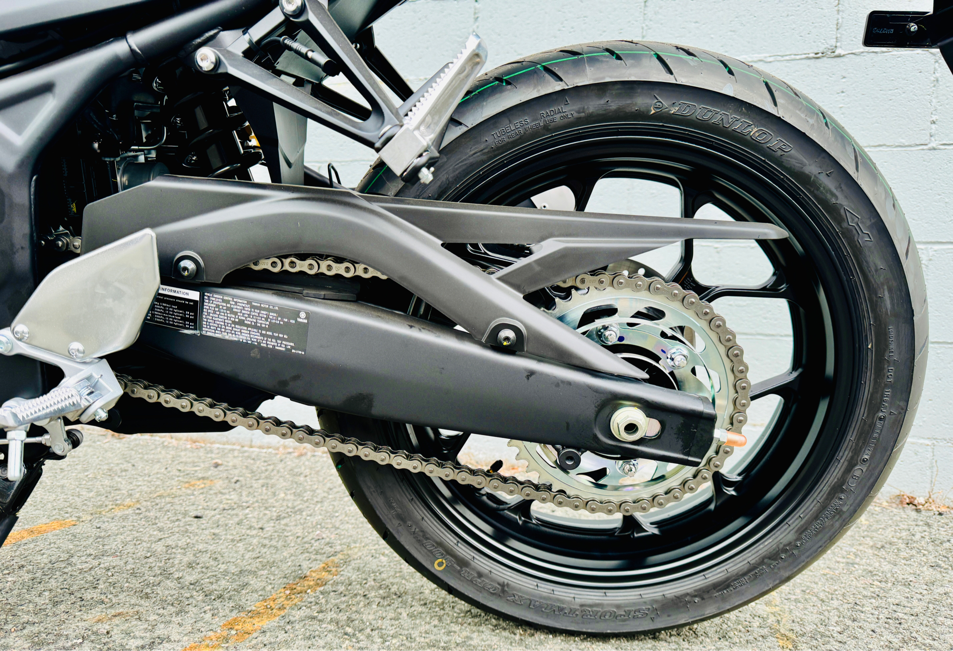 2025 Yamaha YZF-R3 in Foxboro, Massachusetts - Photo 16