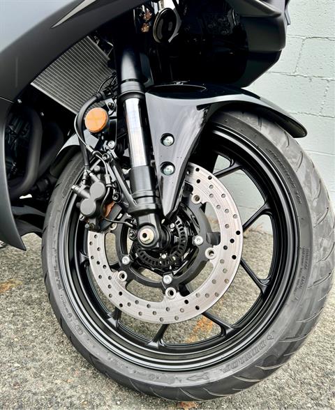 2025 Yamaha YZF-R3 in Foxboro, Massachusetts - Photo 34