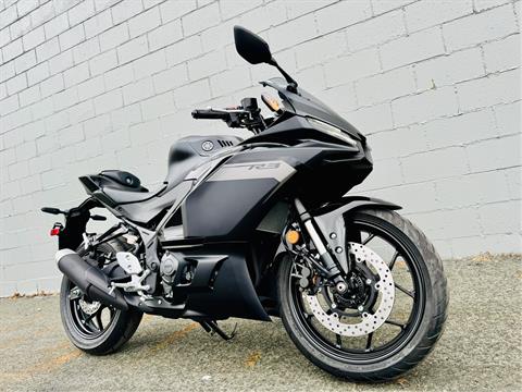 2025 Yamaha YZF-R3 in Foxboro, Massachusetts - Photo 35