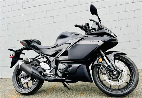 2025 Yamaha YZF-R3 in Foxboro, Massachusetts - Photo 33