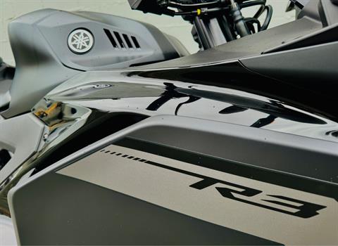 2025 Yamaha YZF-R3 in Foxboro, Massachusetts - Photo 18
