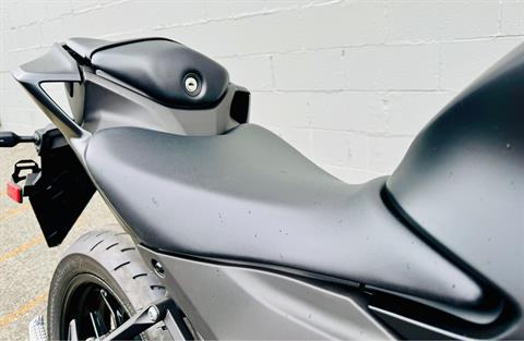 2025 Yamaha YZF-R3 in Foxboro, Massachusetts - Photo 21