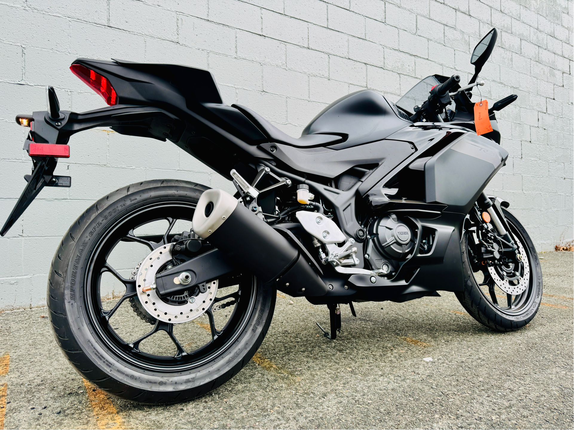 2025 Yamaha YZF-R3 in Foxboro, Massachusetts - Photo 26