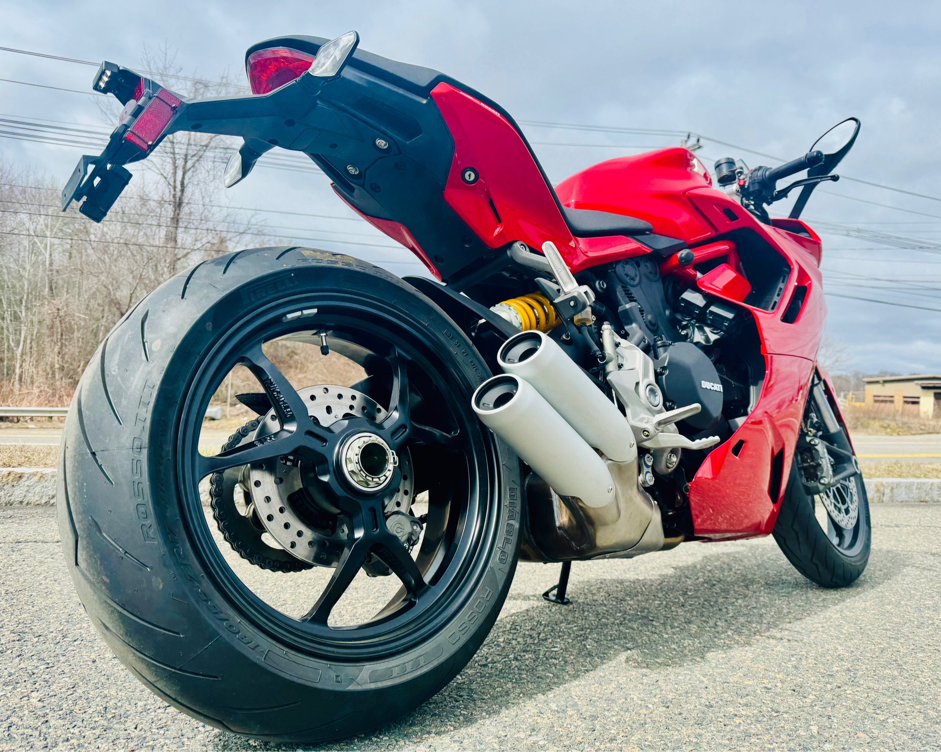 2024 Ducati SuperSport 950 in Foxboro, Massachusetts - Photo 9