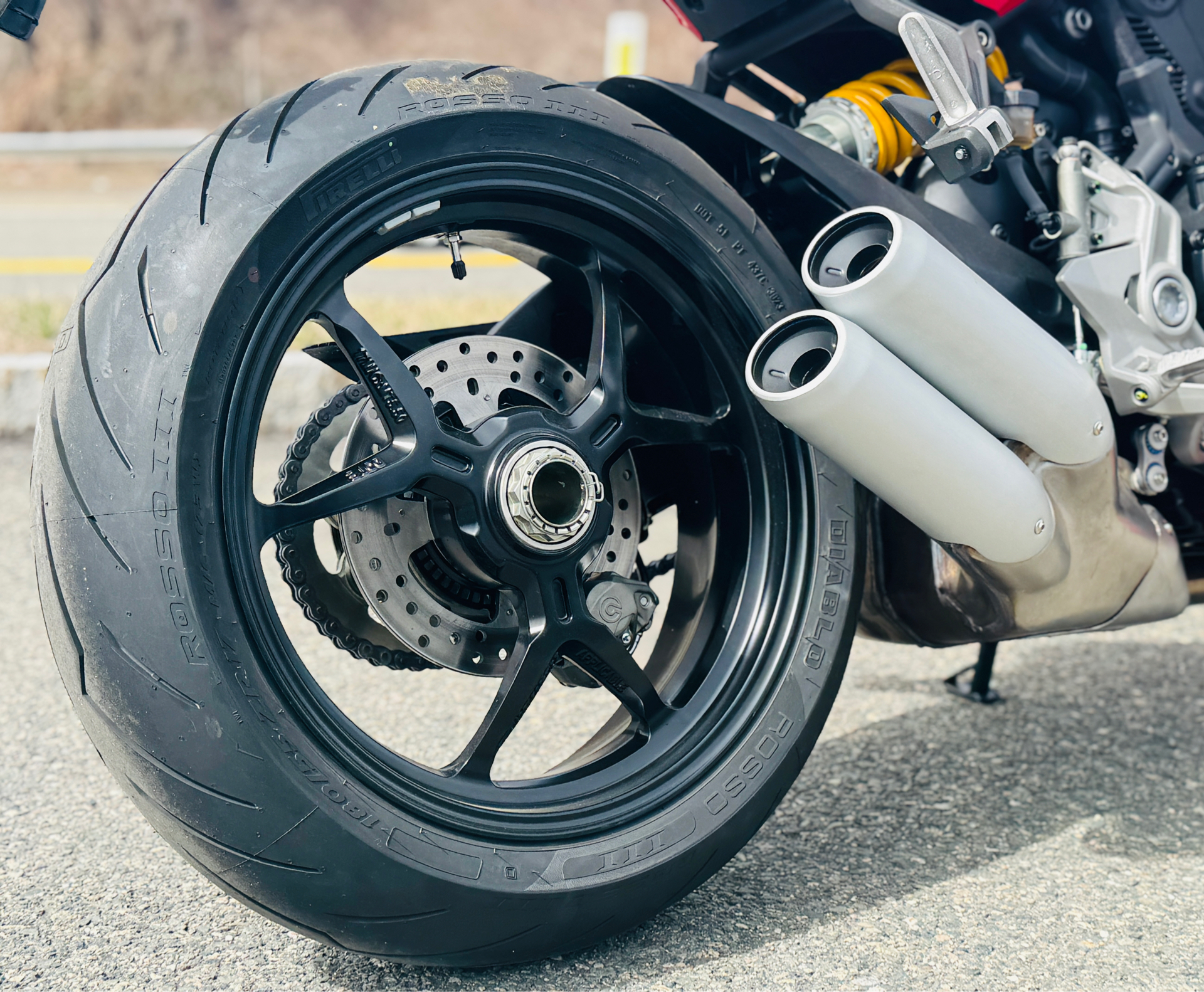 2024 Ducati SuperSport 950 in Foxboro, Massachusetts - Photo 8