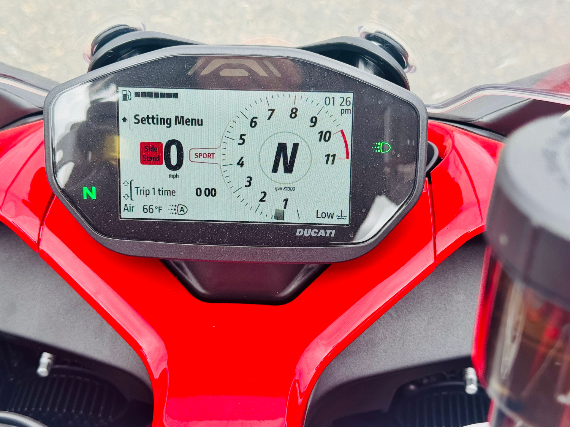 2024 Ducati SuperSport 950 in Foxboro, Massachusetts - Photo 10