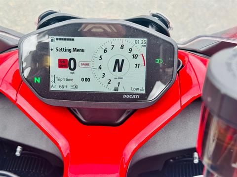 2024 Ducati SuperSport 950 in Foxboro, Massachusetts - Photo 10