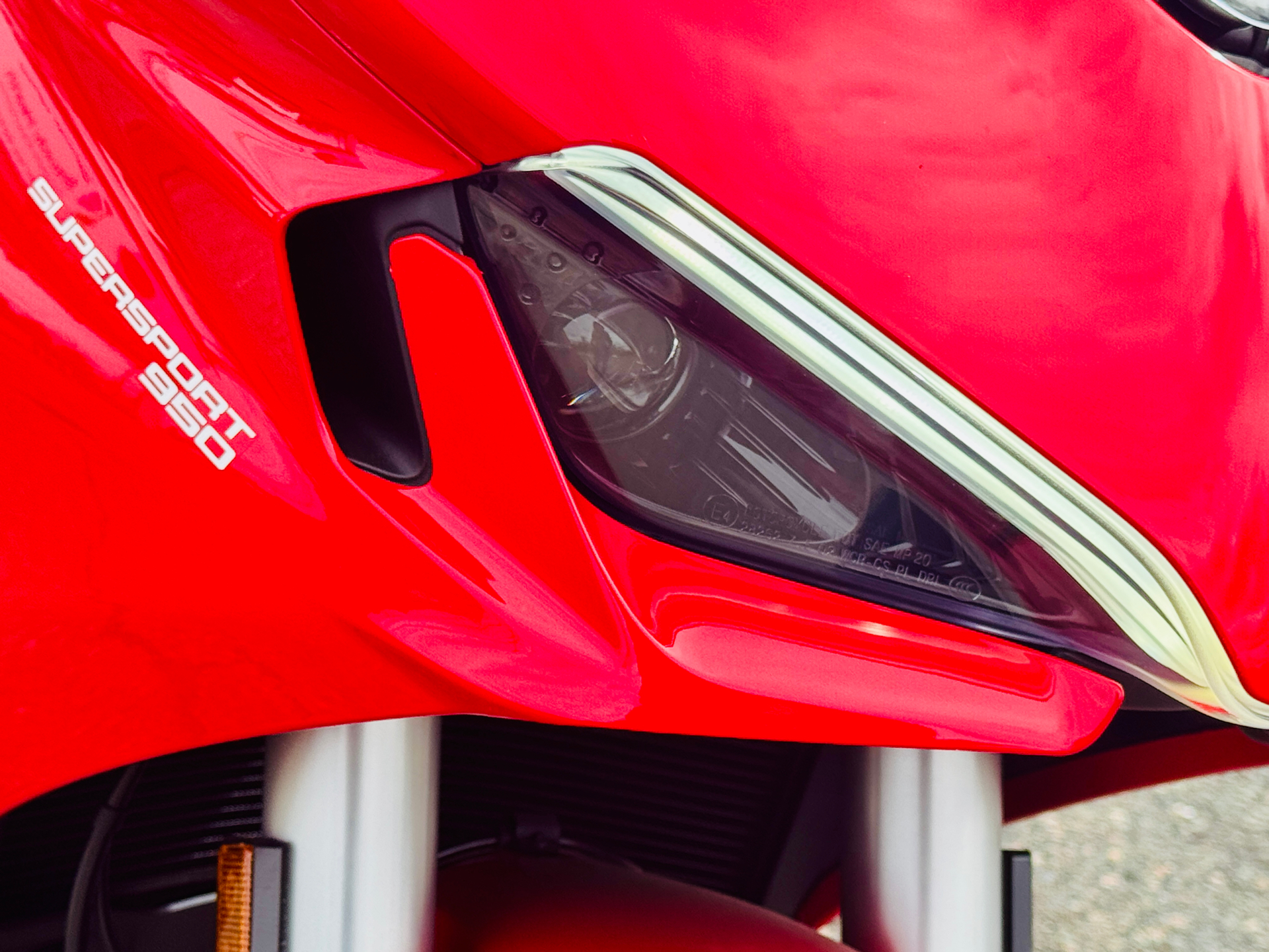 2024 Ducati SuperSport 950 in Foxboro, Massachusetts - Photo 24