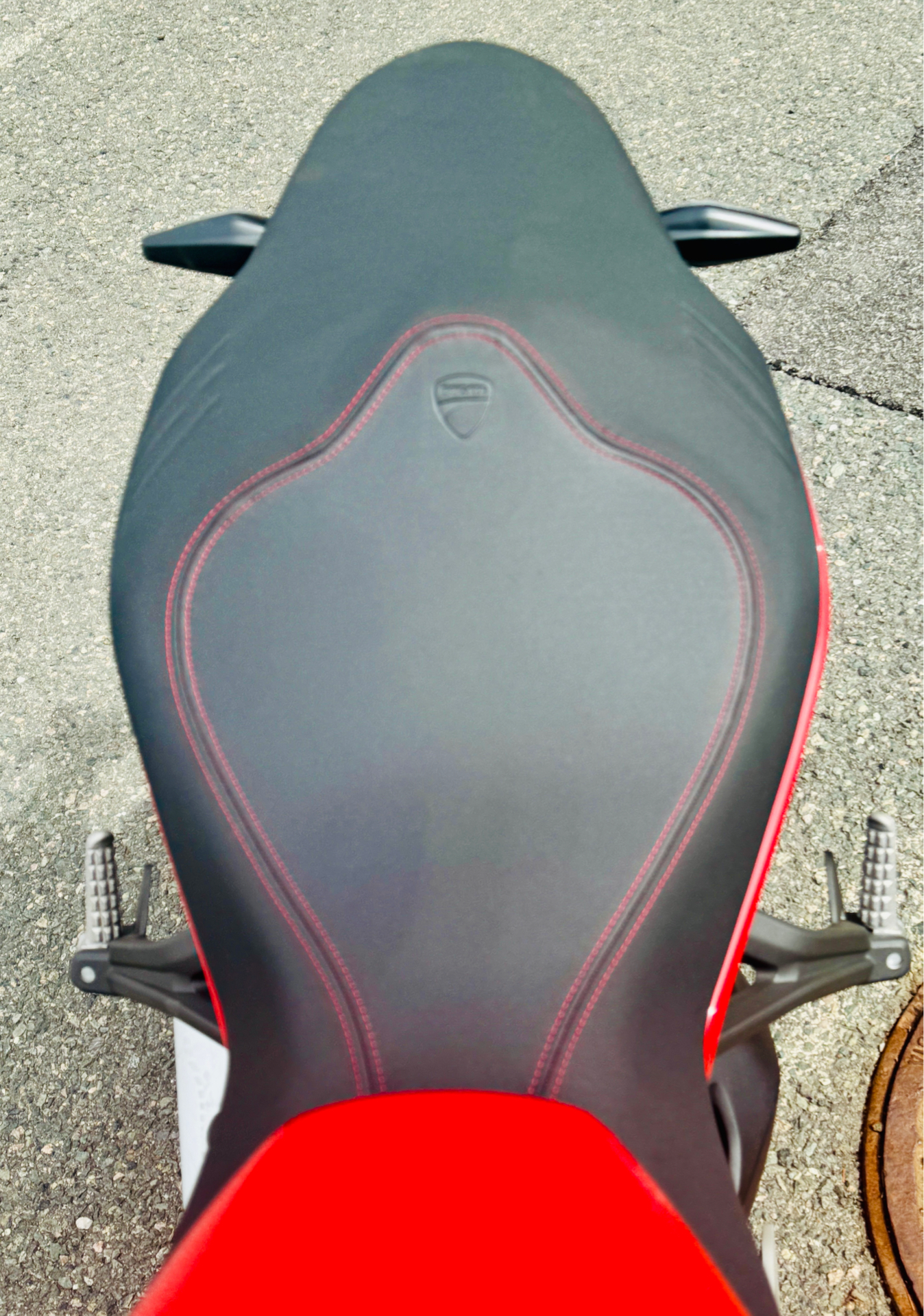 2024 Ducati SuperSport 950 in Foxboro, Massachusetts - Photo 16