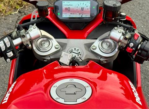 2024 Ducati SuperSport 950 in Foxboro, Massachusetts - Photo 12