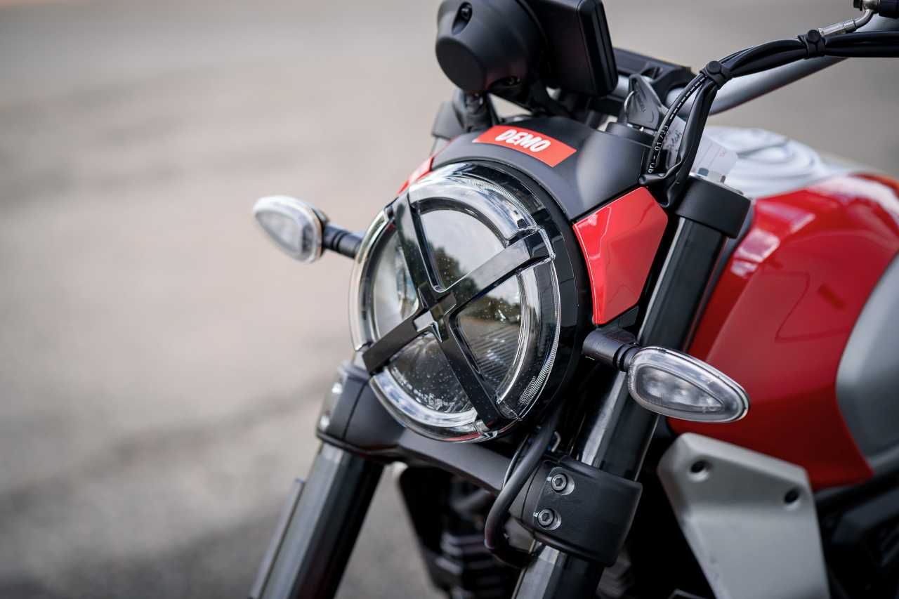 2023 Ducati Scrambler Icon in Foxboro, Massachusetts - Photo 10