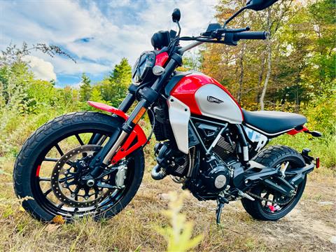 2023 Ducati Scrambler Icon in Foxboro, Massachusetts - Photo 24