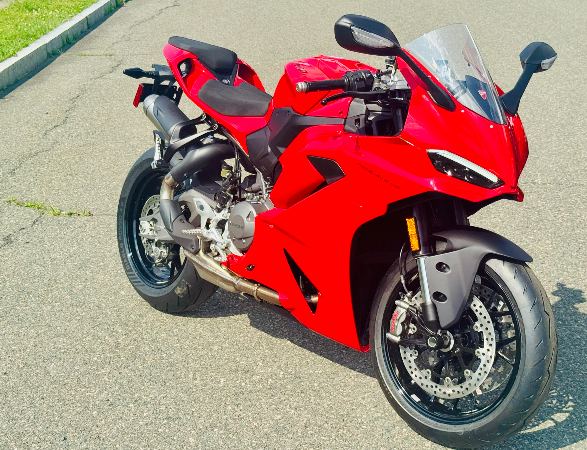 2025 Ducati Panigale V2 in Foxboro, Massachusetts - Photo 15