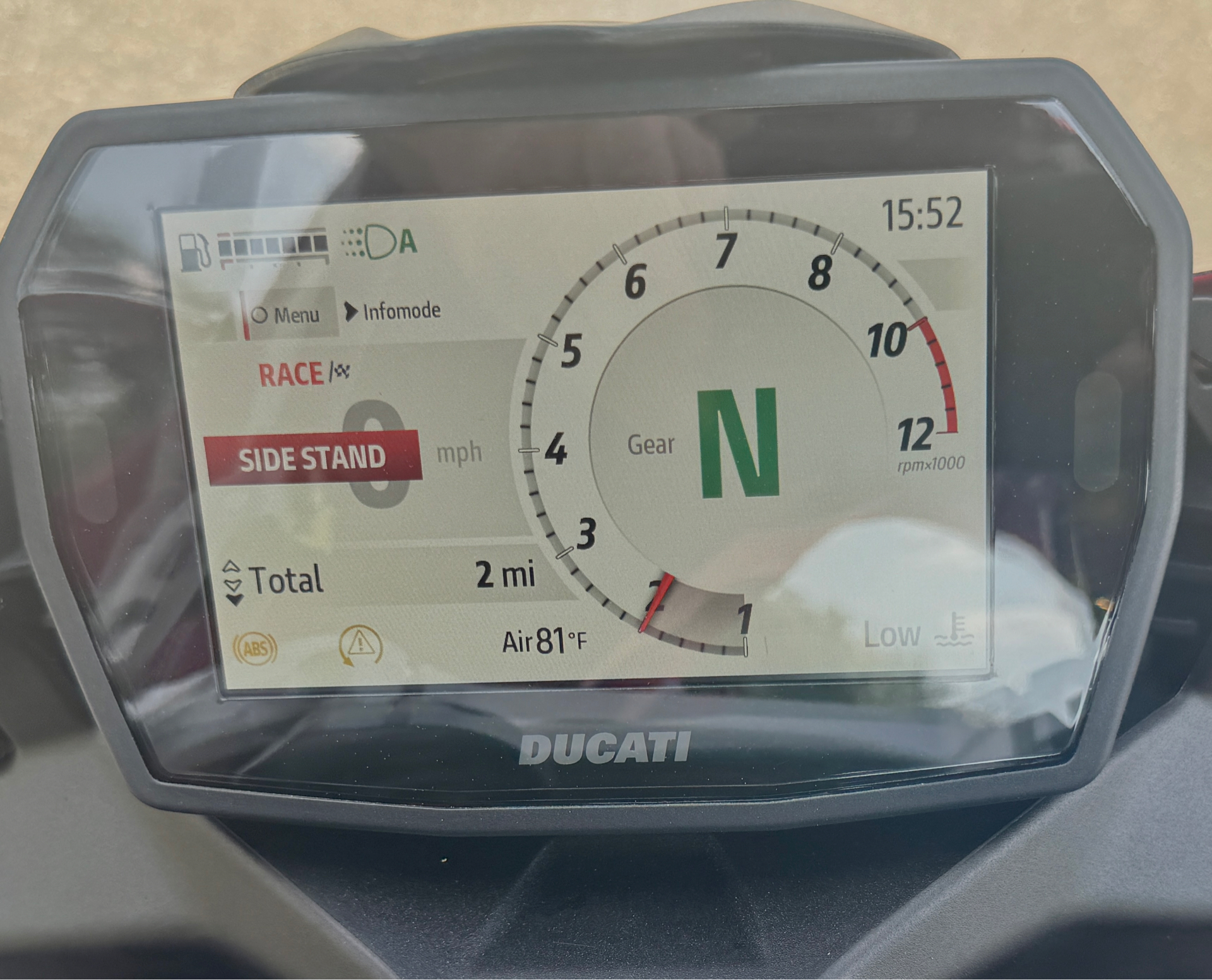 2025 Ducati Panigale V2 in Foxboro, Massachusetts - Photo 24