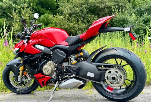 2024 Ducati Streetfighter V4 S in Foxboro, Massachusetts - Photo 18