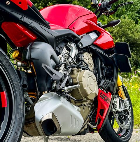 2024 Ducati Streetfighter V4 S in Foxboro, Massachusetts - Photo 16