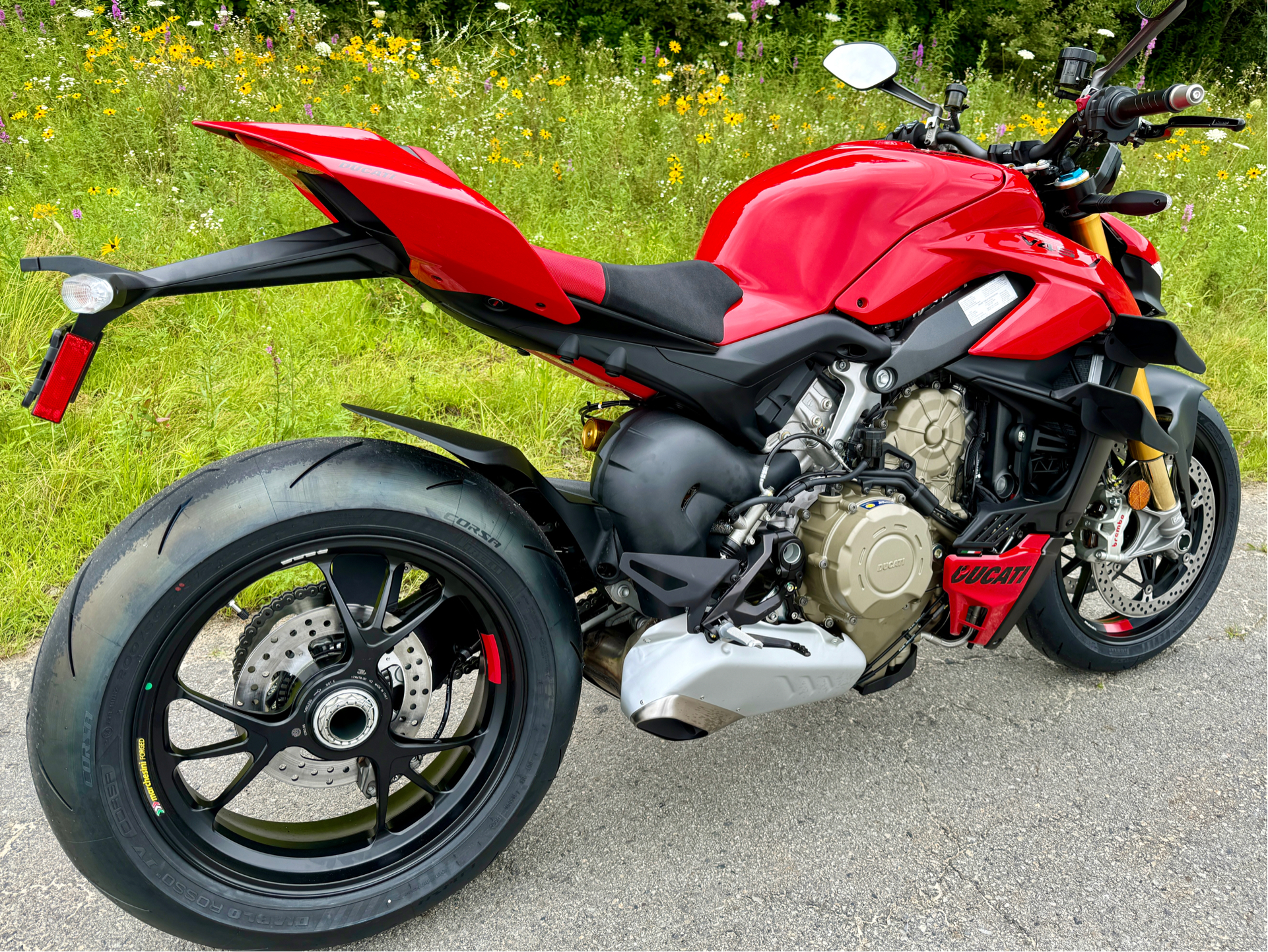 2024 Ducati Streetfighter V4 S in Foxboro, Massachusetts - Photo 13