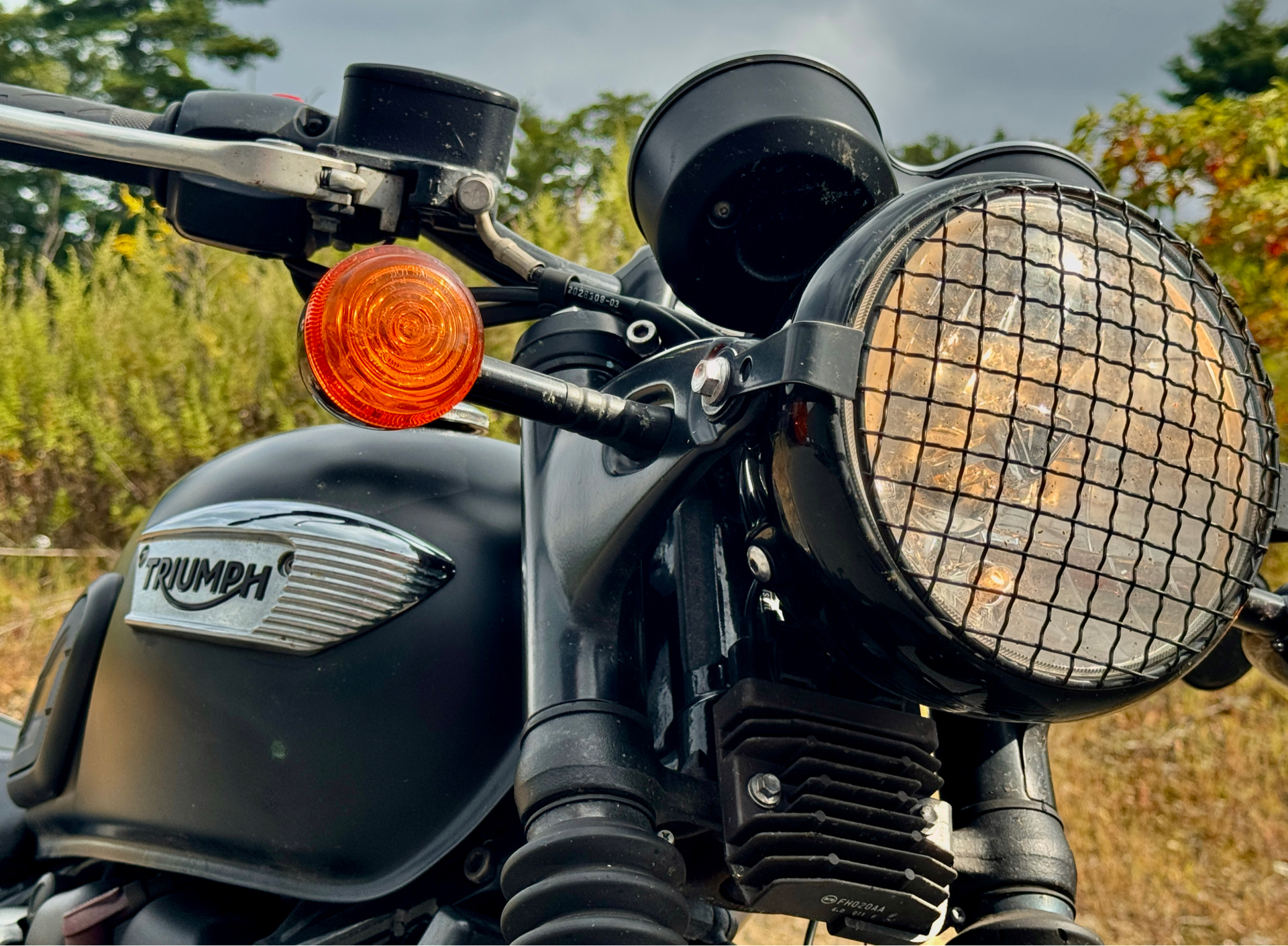 2017 Triumph Bonneville T100 Black in Foxboro, Massachusetts - Photo 16