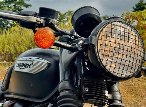 2017 Triumph Bonneville T100 Black in Foxboro, Massachusetts - Photo 16
