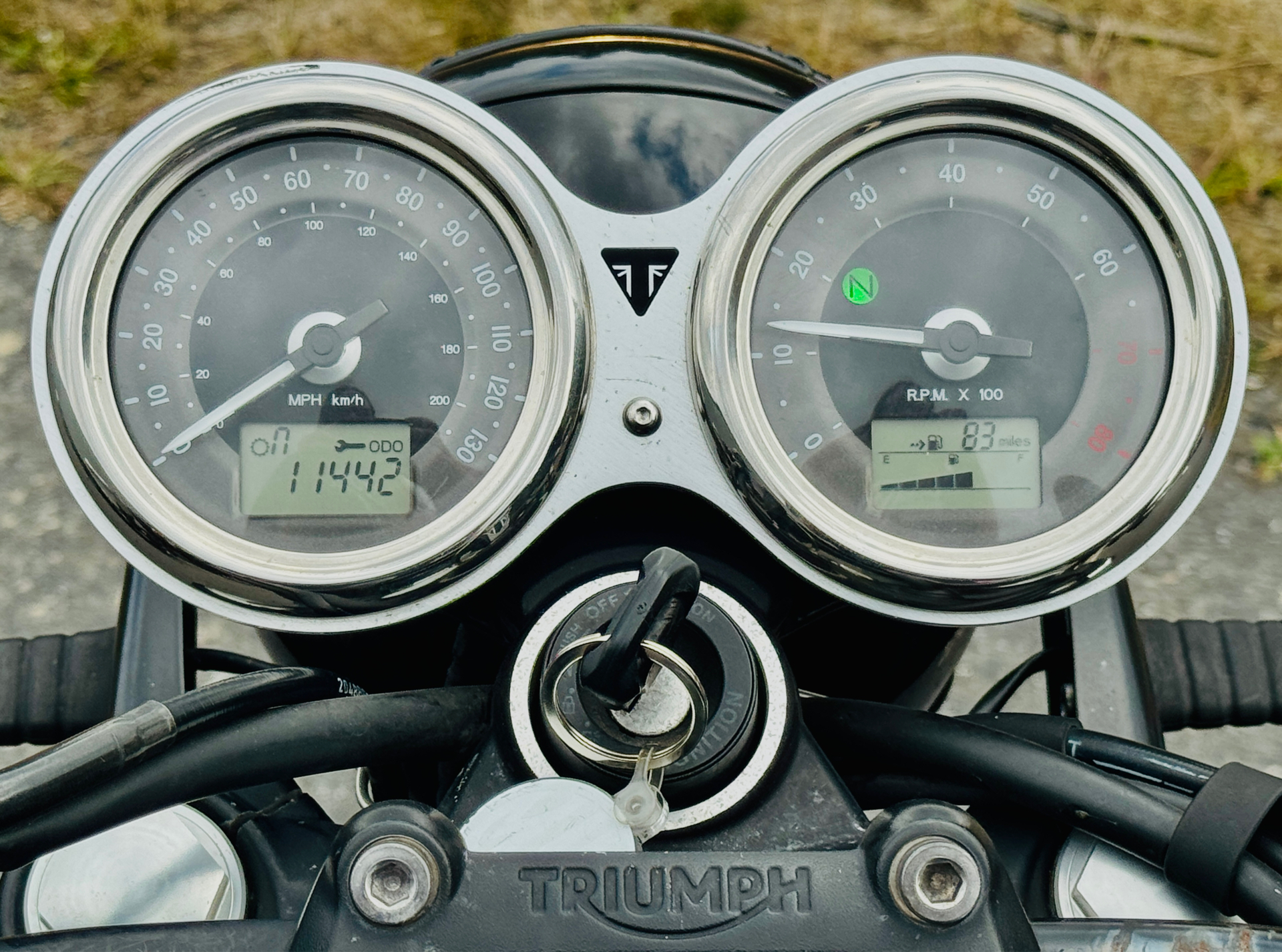 2017 Triumph Bonneville T100 Black in Foxboro, Massachusetts - Photo 15