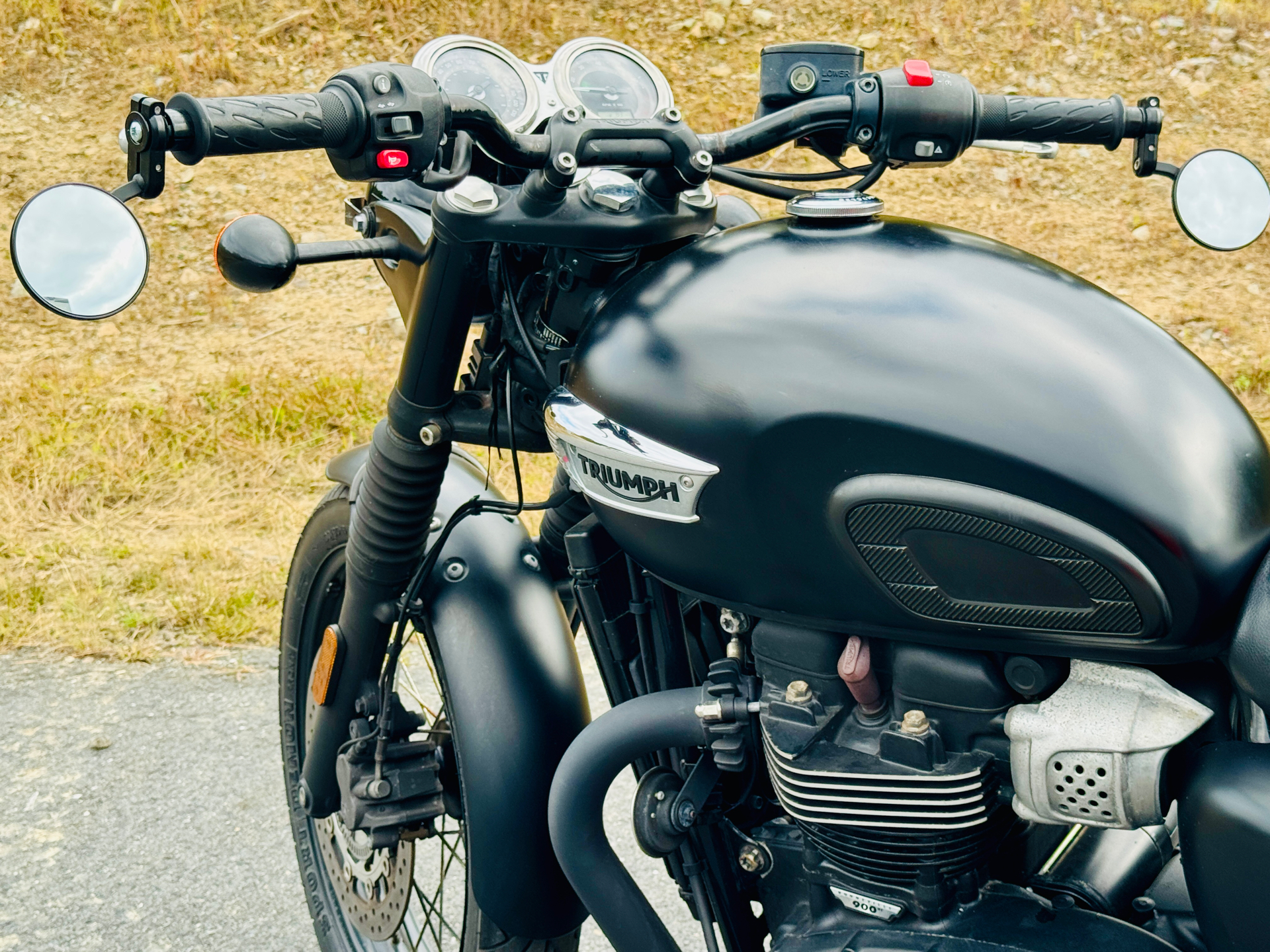 2017 Triumph Bonneville T100 Black in Foxboro, Massachusetts - Photo 8