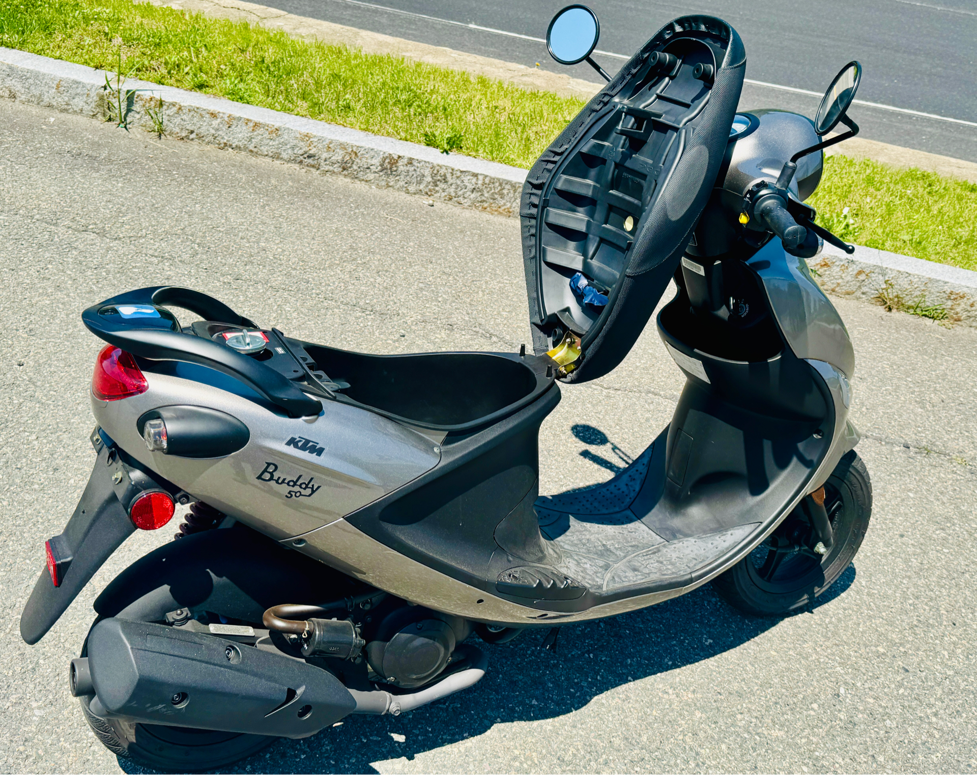 2019 Genuine Scooters Buddy 50 in Foxboro, Massachusetts - Photo 14