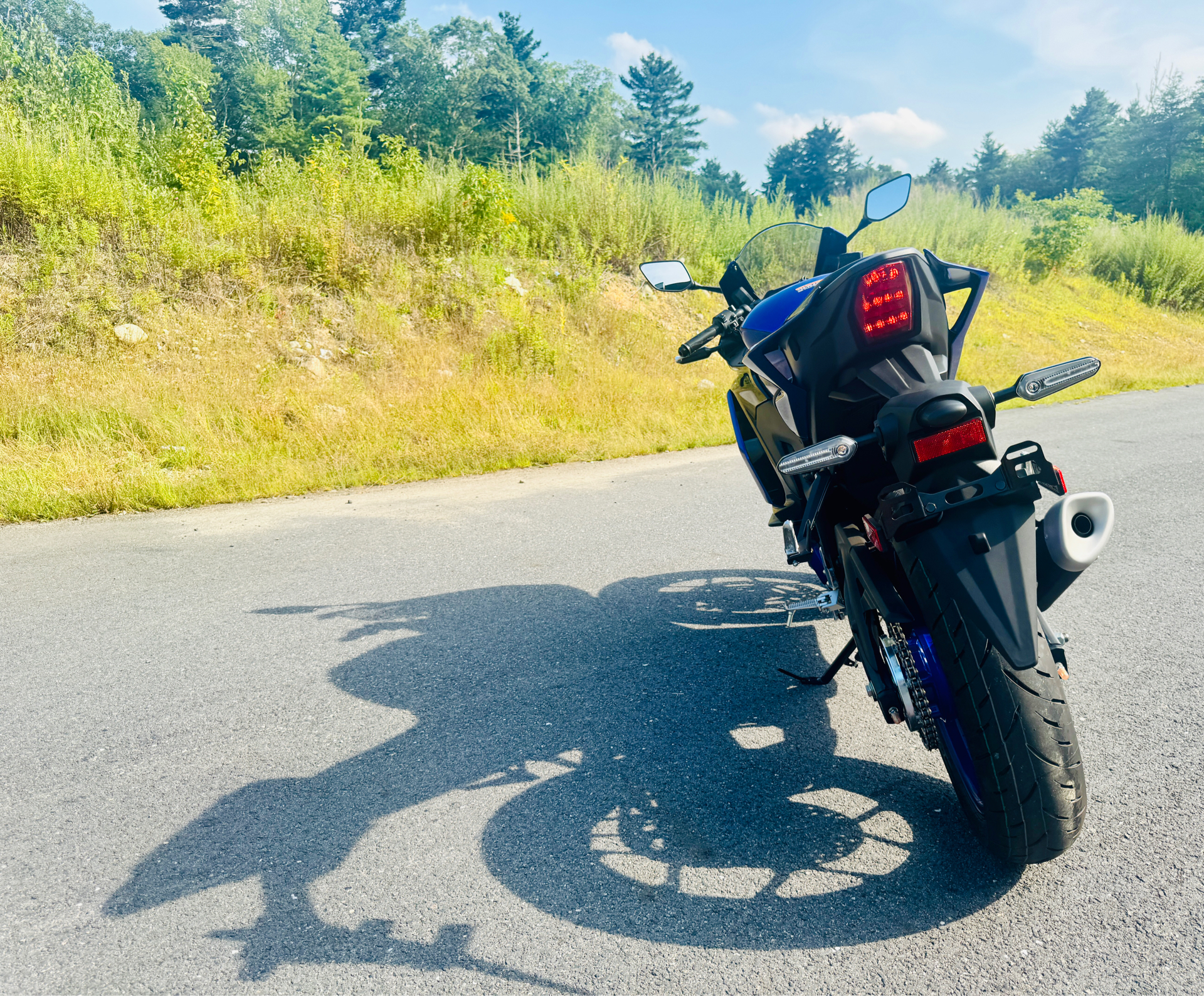 2025 Yamaha YZF-R3 in Foxboro, Massachusetts - Photo 15