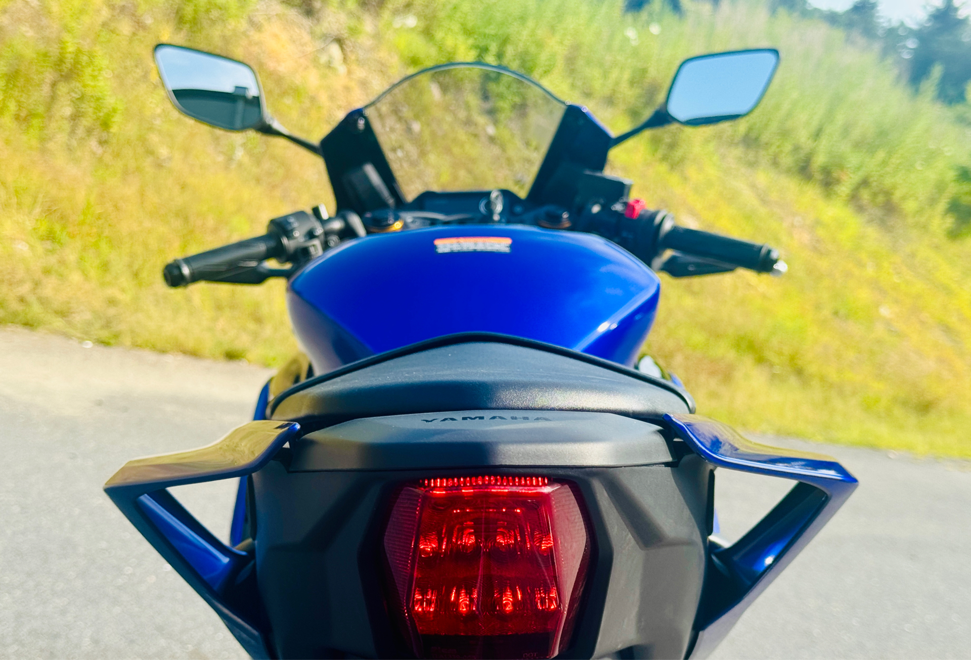 2025 Yamaha YZF-R3 in Foxboro, Massachusetts - Photo 12