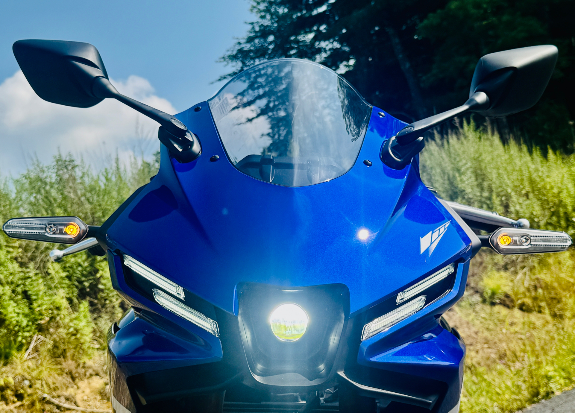 2025 Yamaha YZF-R3 in Foxboro, Massachusetts - Photo 6
