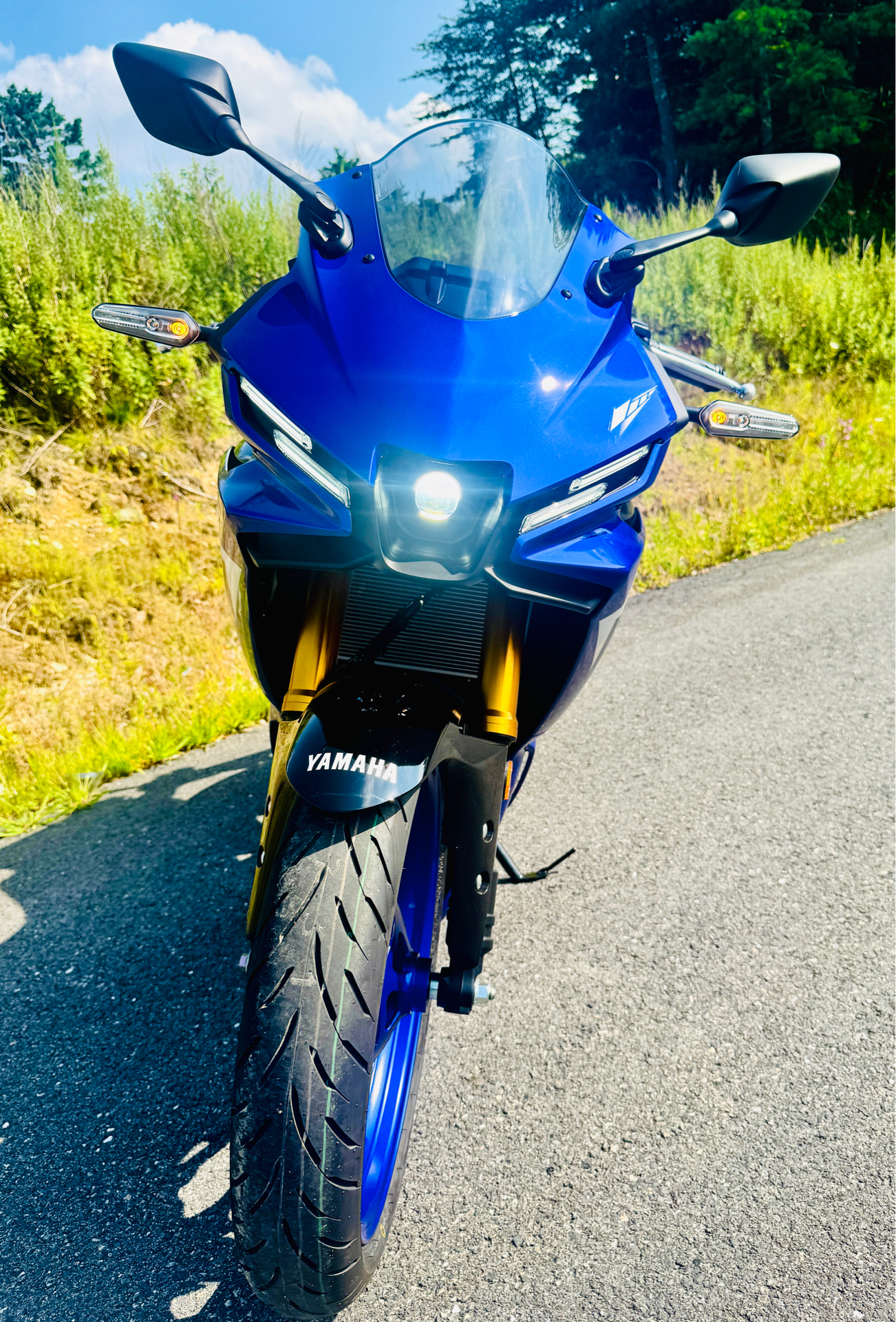 2025 Yamaha YZF-R3 in Foxboro, Massachusetts - Photo 11