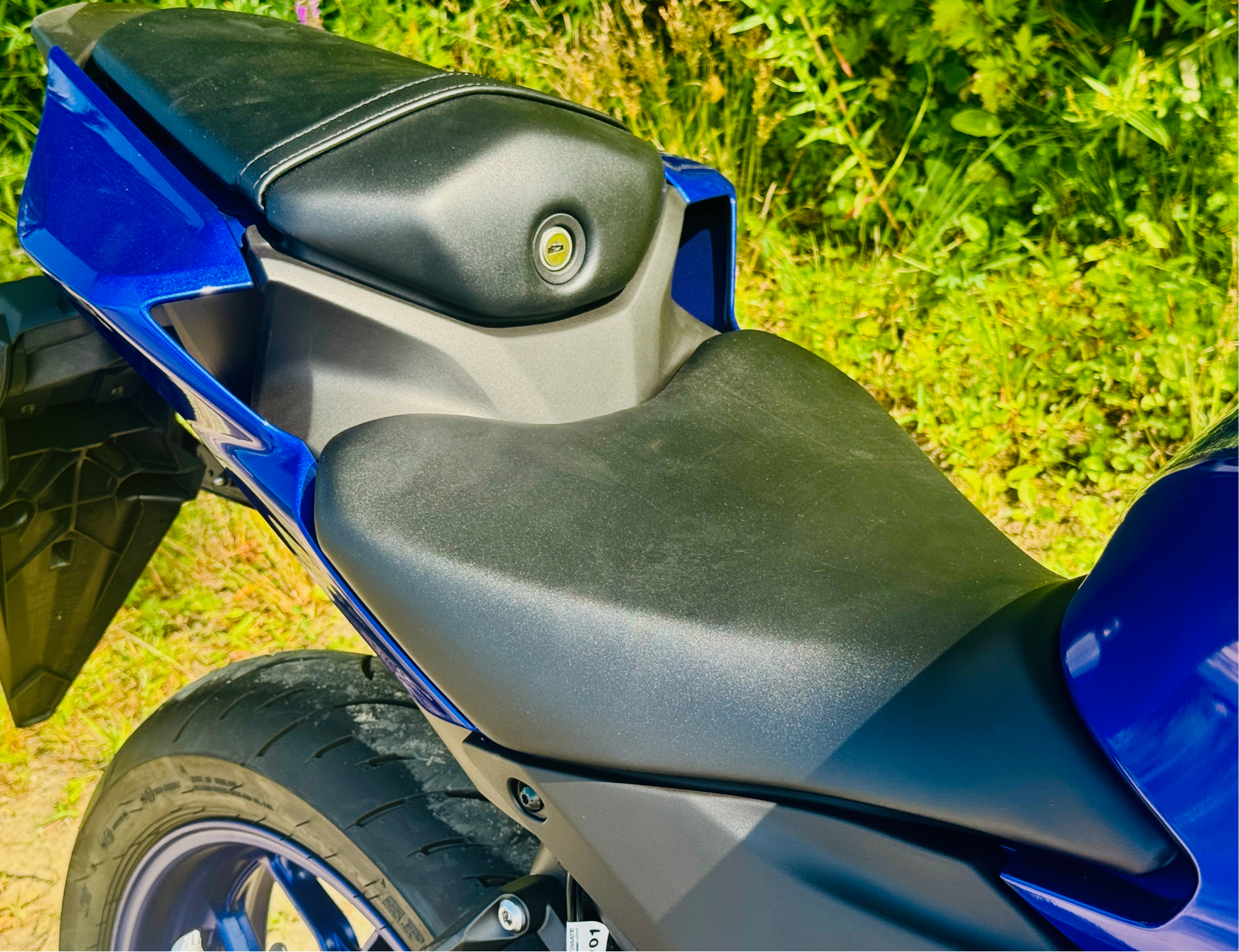 2025 Yamaha YZF-R3 in Foxboro, Massachusetts - Photo 8