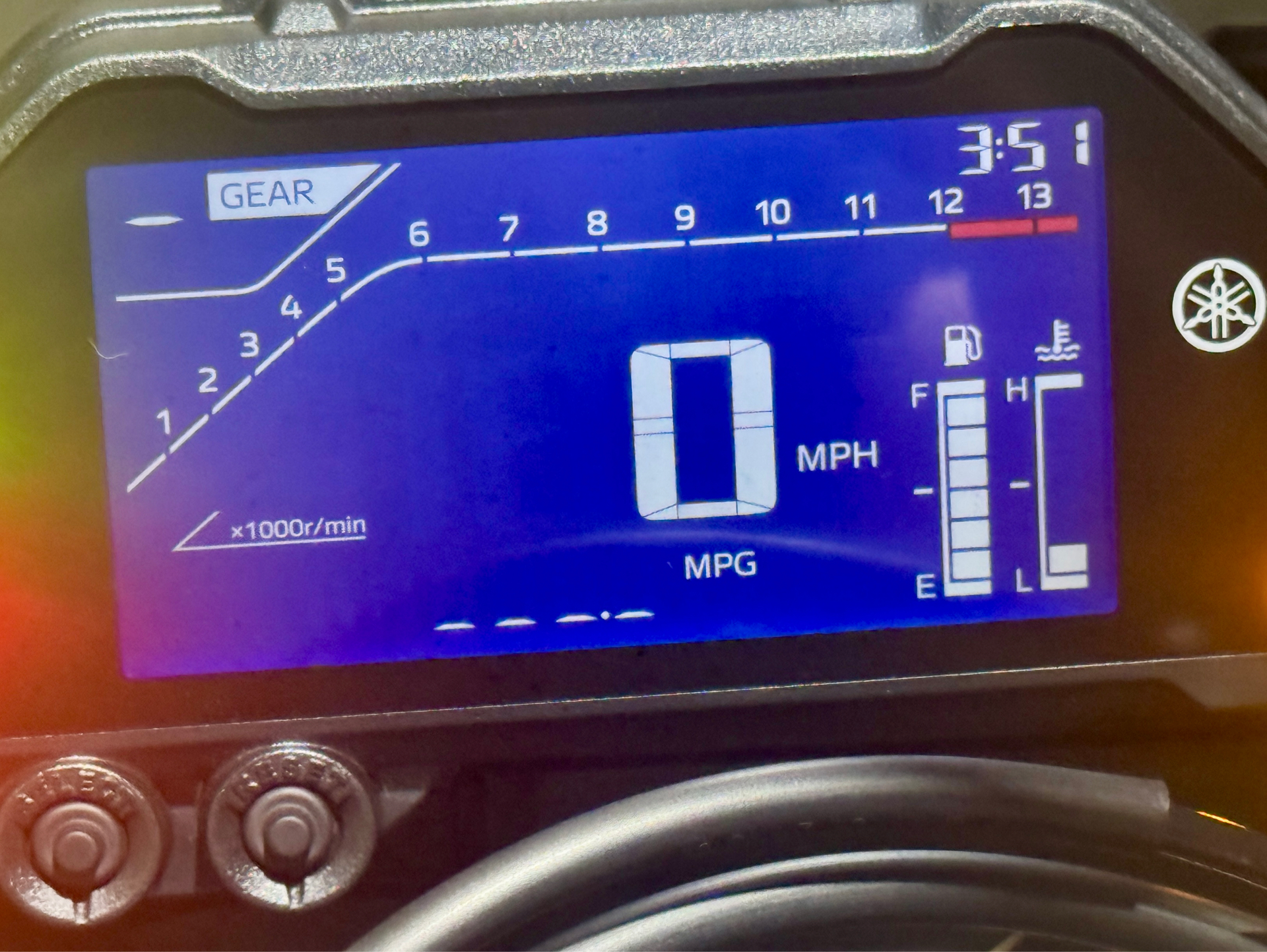 2025 Yamaha YZF-R3 in Foxboro, Massachusetts - Photo 10