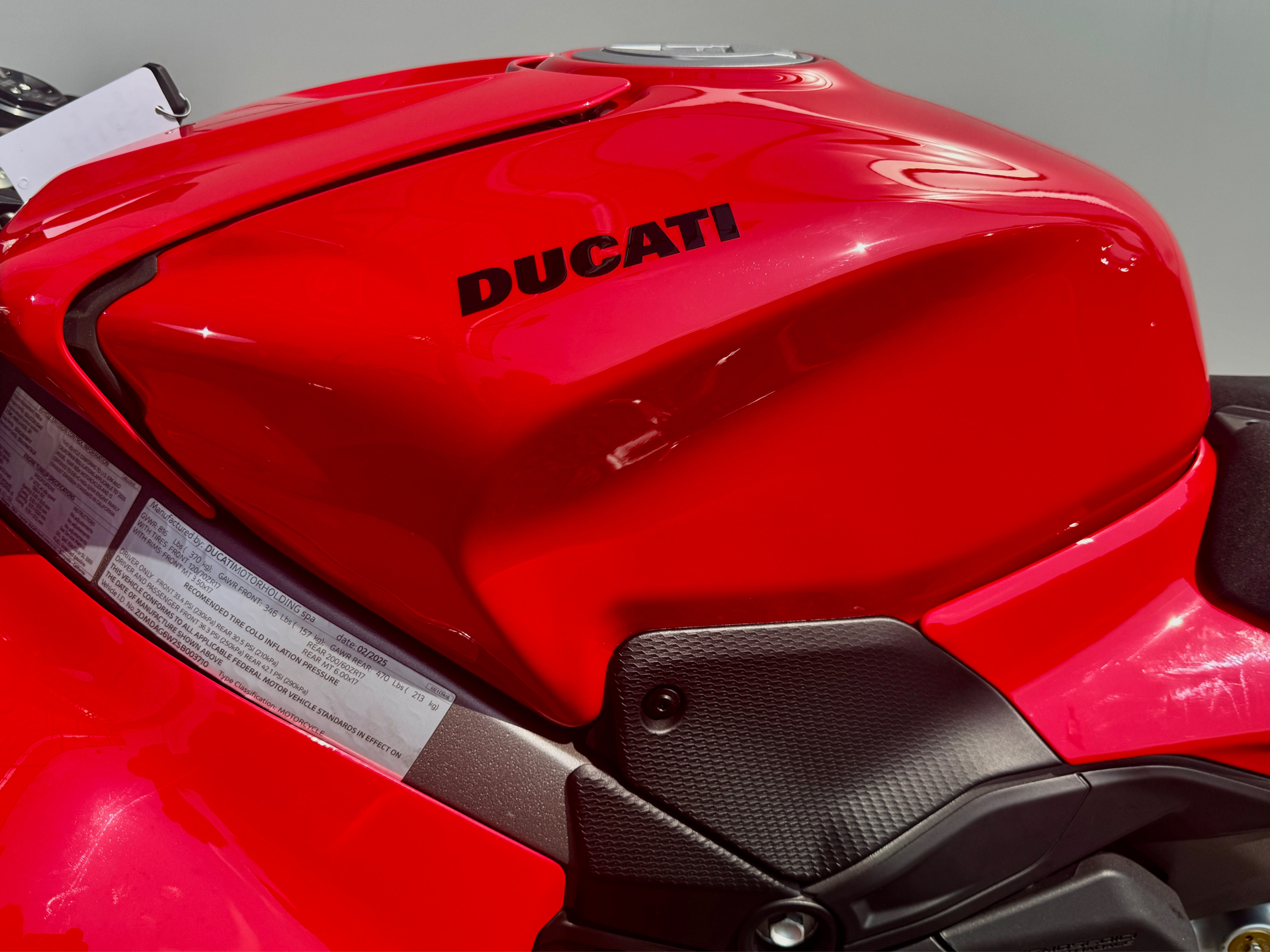 2025 Ducati Panigale V4 in Foxboro, Massachusetts - Photo 12
