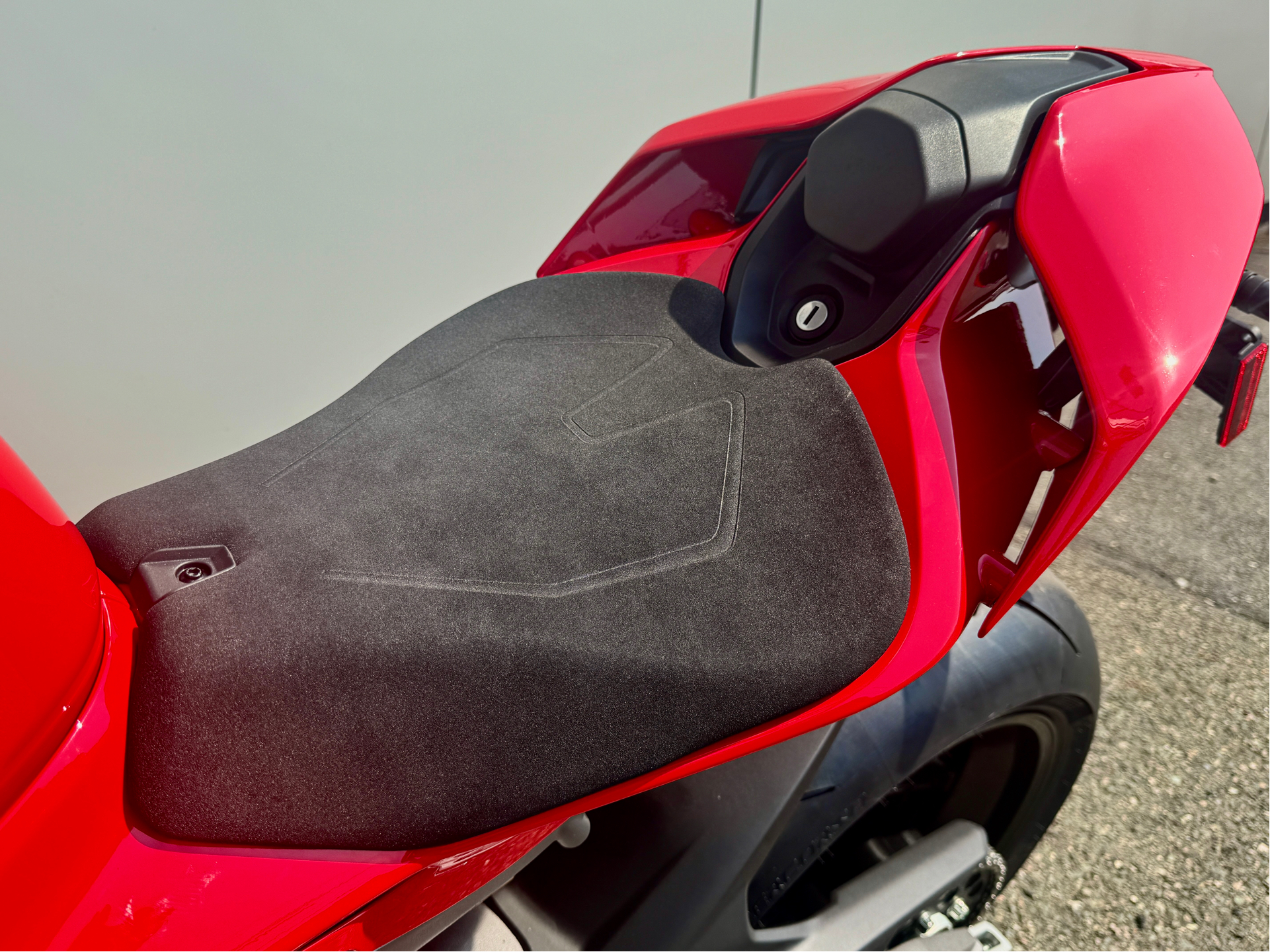 2025 Ducati Panigale V4 in Foxboro, Massachusetts - Photo 9
