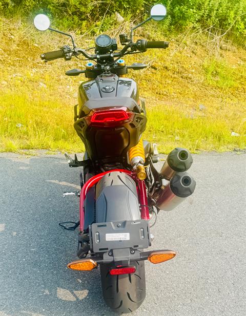 2024 Indian Motorcycle FTR R Carbon in Foxboro, Massachusetts - Photo 13