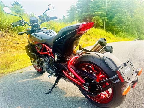 2024 Indian Motorcycle FTR R Carbon in Foxboro, Massachusetts - Photo 7