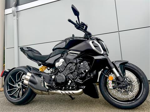 2024 Ducati Diavel V4 in Foxboro, Massachusetts - Photo 11