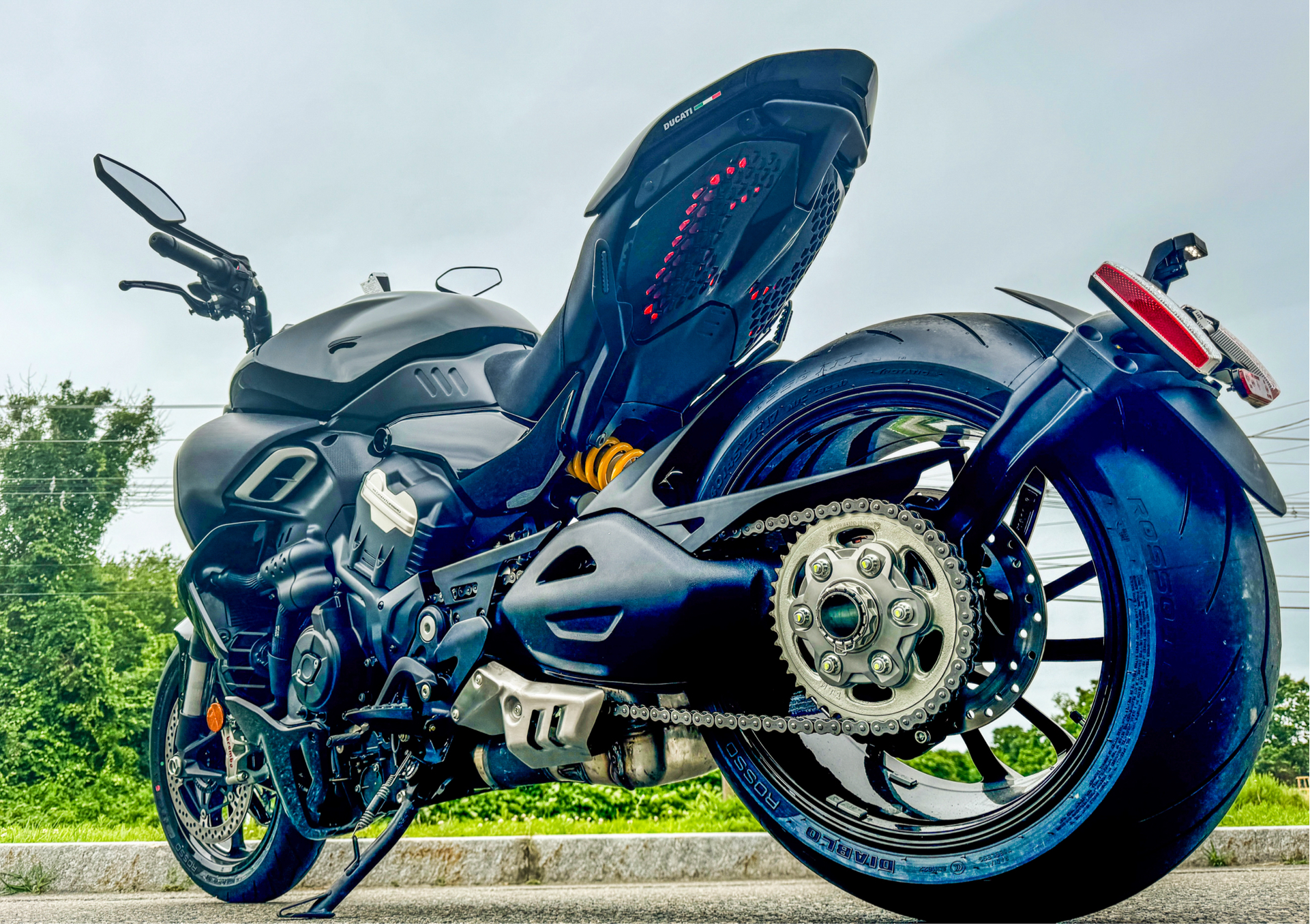 2024 Ducati Diavel V4 in Foxboro, Massachusetts - Photo 5