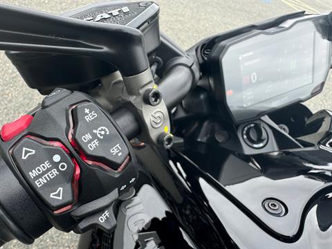 2024 Ducati Diavel V4 in Foxboro, Massachusetts - Photo 12
