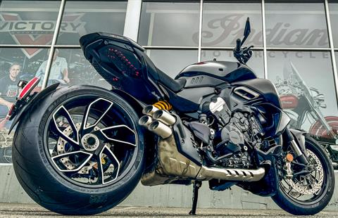 2024 Ducati Diavel V4 in Foxboro, Massachusetts - Photo 7