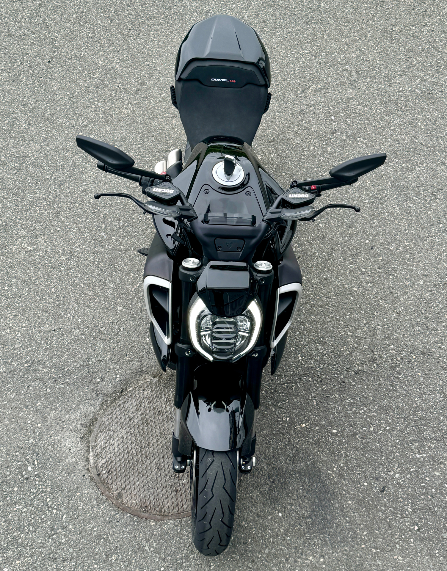 2024 Ducati Diavel V4 in Foxboro, Massachusetts - Photo 15