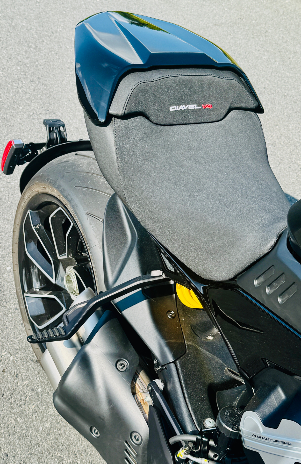 2024 Ducati Diavel V4 in Foxboro, Massachusetts - Photo 17