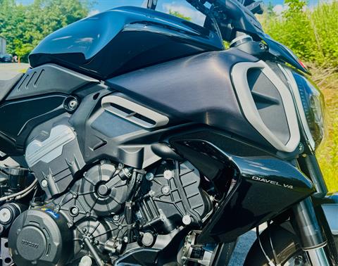 2024 Ducati Diavel V4 in Foxboro, Massachusetts - Photo 23
