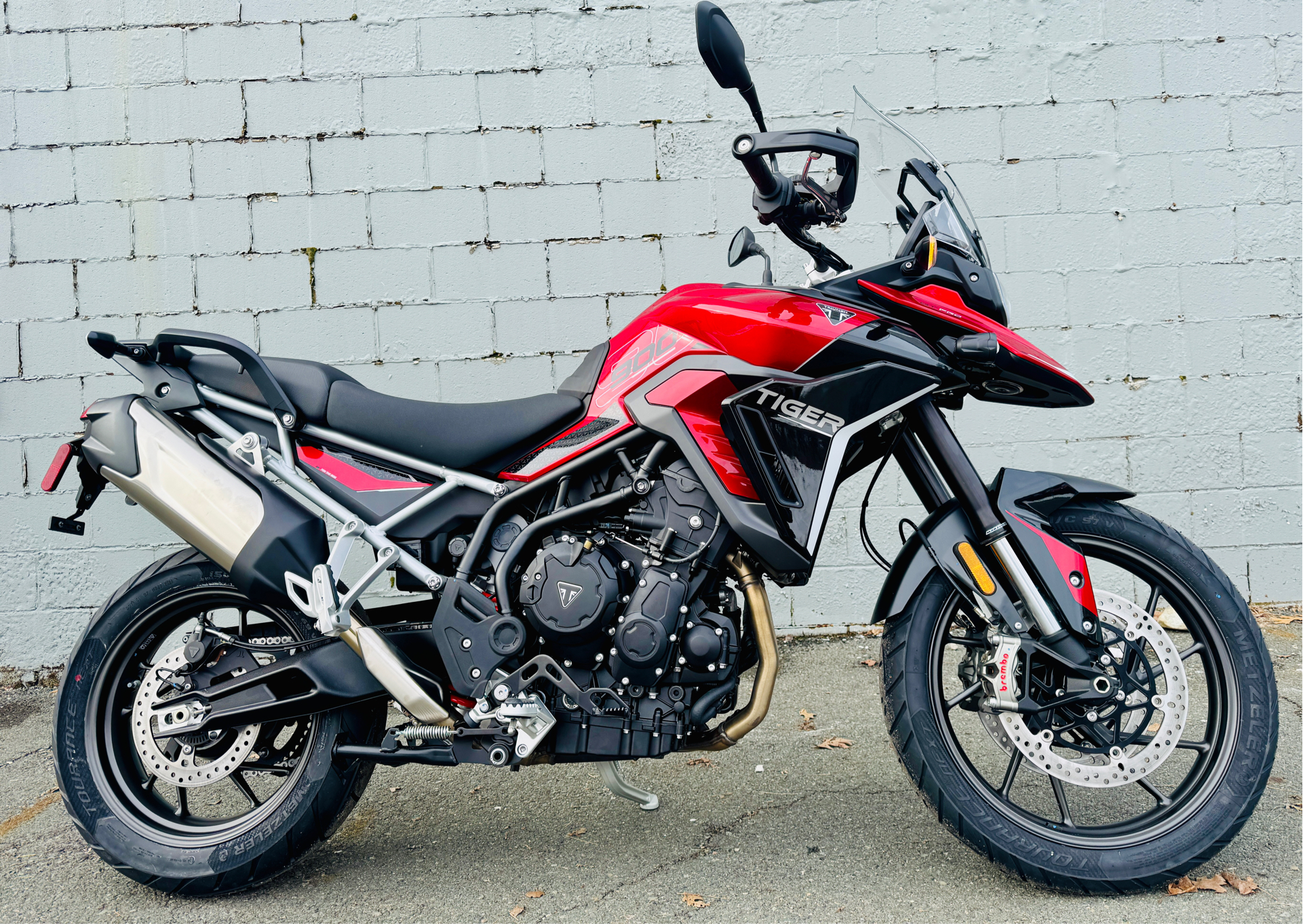 2025 Triumph Tiger 900 GT Pro in Foxboro, Massachusetts - Photo 10