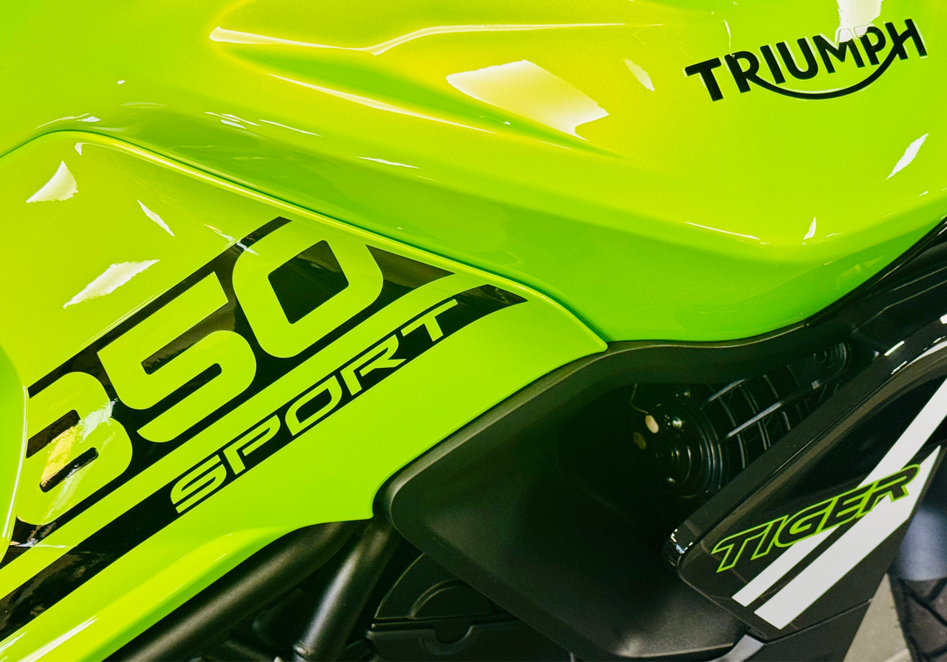 2025 Triumph Tiger 850 Sport in Foxboro, Massachusetts - Photo 2