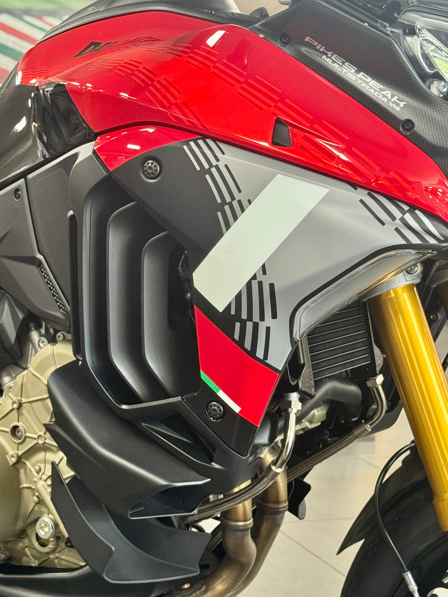 2026 Ducati MULTISTRADA V4 PIKES PEAK in Foxboro, Massachusetts - Photo 17