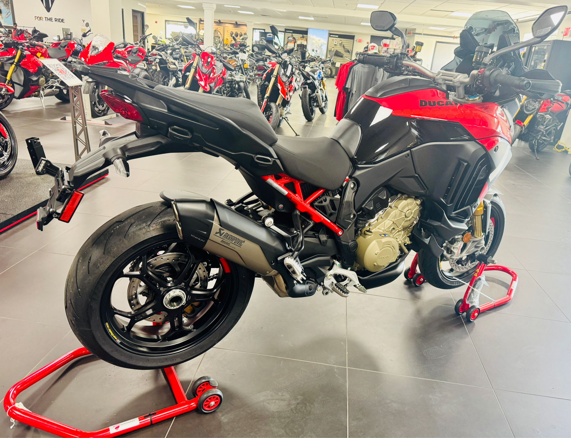 2026 Ducati MULTISTRADA V4 PIKES PEAK in Foxboro, Massachusetts - Photo 11