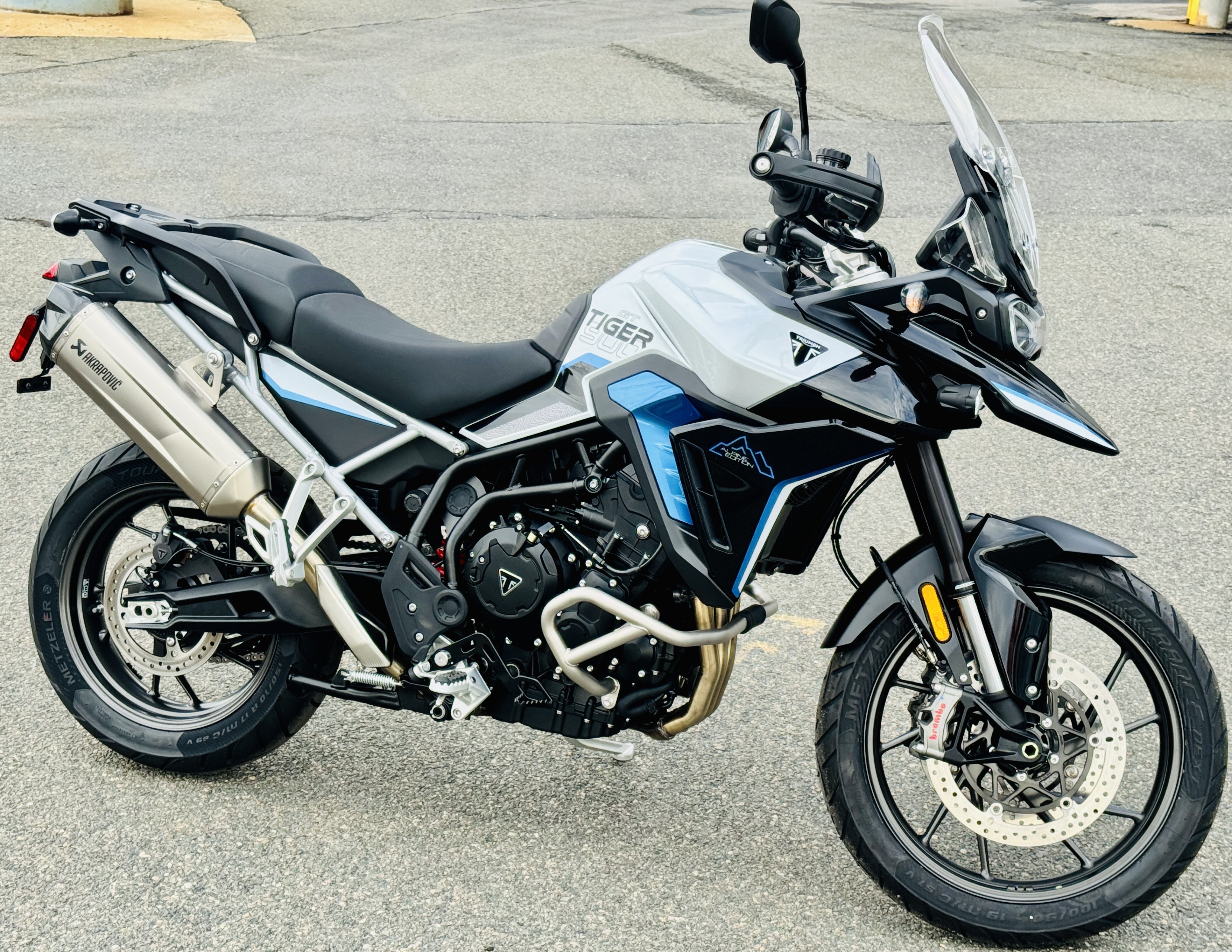 momotenkidiorプレステージ New 2026 Triumph Tiger 900 Alpine Edition Snowdonia White